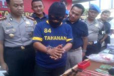 Pimpinan Padepokan Satria...