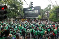 CEO Go-Jek Janji Selesaikan...