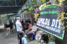Rumah Orangtua Bripka...