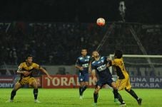 Arema Ketagihan Main...