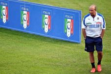 Tanpa Chiellini, Italia...
