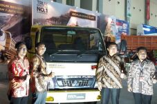 Mitsubishi Fuso Bersiap...