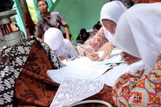 Cara AHM Kenalkan Budaya...