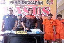 Kakek Dua Cucu Ini Dibekuk...