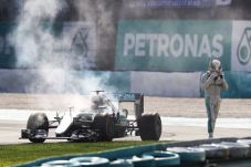 Lewis Hamilton Disindir...