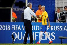 Pelatih Brasil Minta...