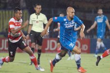 Persib Bandung Bertekuk...