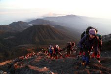 Destinasi Bromo Tengger...