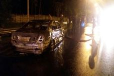 Mobil Sedan Camry Terbakar...