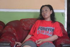 Demi Hidupi Dua Anak,...
