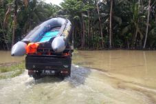 Banjir dan Longsor Melanda...