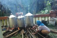 Bantuan Tak Kunjung...
