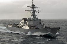 Kapal Perang AS Nyaris...