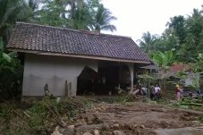 Banjir Pangandaran,...