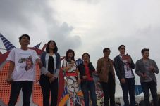 Goyang Trio Macan Tutup...