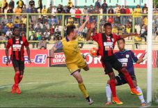 Persipura Curi Satu...
