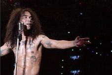 Slank Akan Tonjolkan...