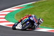 Lorenzo Tercepat di...