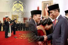 Tunjuk Kembali Arcandra,...