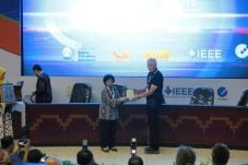 UI-Unbraw Gelar Konferensi...