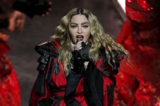 Madonna Dinobatkan sebagai...