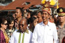 Jokowi Resmikan 1 Harga...