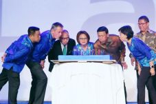 Rayakan 20 Tahun, XL...