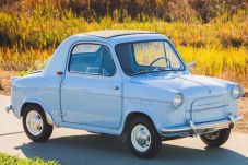 Ini Mobil Keluaran Vespa...