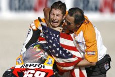 Hayden Terjebak Nostalgia...