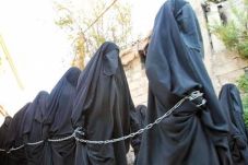 ISIS Evakuasi Budak...