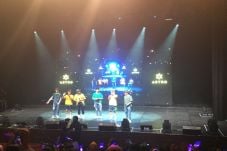 ASTRO Tutup Mini Konser...