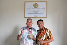 102 Kali Donorkan Darah,...