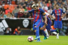 Penalti Lionel Messi...