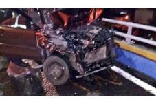 Mobil Daihatsu Ini Hantam...