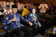 Paslon Agus-Sylvi dan...