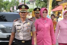 Catut Nama Kapolres,...