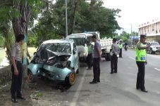 Mobil yang Dikendarai...