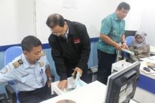 Kantong dan Laci Petugas...
