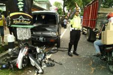 Vario VS Suzuki Carry,...