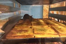 Tikus Nangkring di Roti...