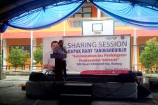 Cara HT Ajak Siswa untuk...