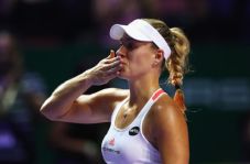 Kerber Buka Kans ke...