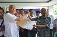 18 Pengrov PBSI Serahkan...