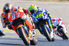 Di Sepang Marquez Hati-hati...