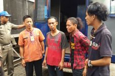 Bawa Obat Penenang,...