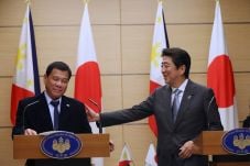Bertemu PM Jepang, Duterte...