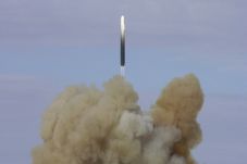 Rusia Jajal Glider Hipersonik,...