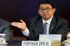 Pimpinan DPR Persilakan...