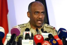 Rudal Houthi yang Menargetkan...
