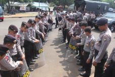 Hadapi Demonstrasi 4...